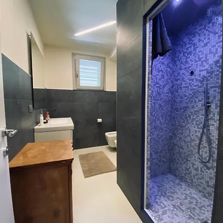 Immersa Nei Campi וילה