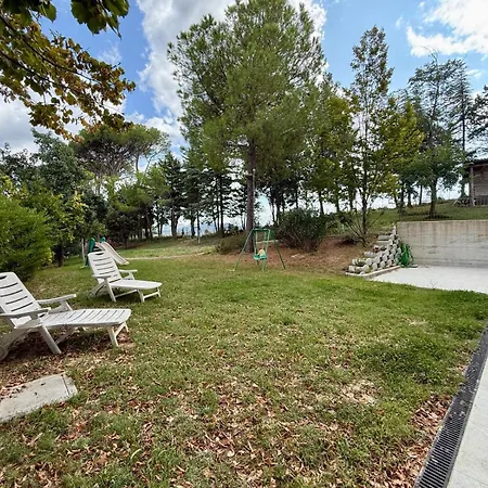 Villa Immersa Nei Campi Casal Fiumanese