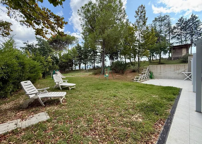 Villa Immersa Nei Campi Casal Fiumanese